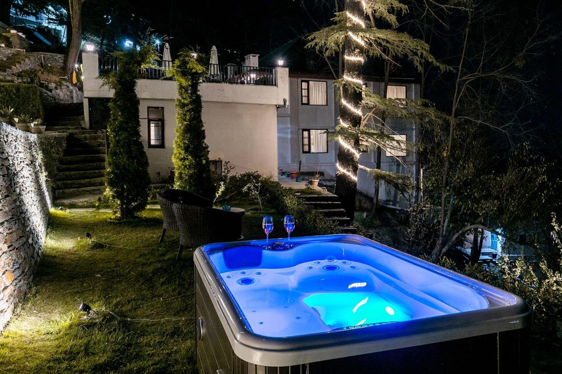 שימלה Stayvista At Pine Estate With Outdoor Jacuzzi מראה חיצוני תמונה